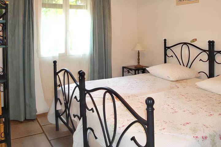 Location de vacances pour 4 personnes, avec jardin à Saint-Michel-l'Observatoire - 4