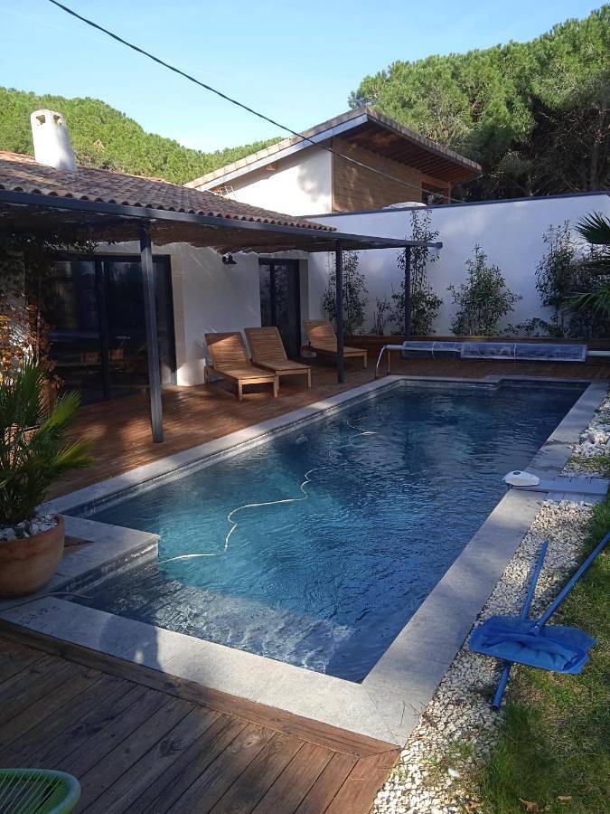 Villa pour 8 personnes, avec Terrasse ainsi que Jardin et Piscine à Aigues-Mortes