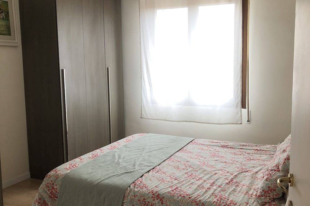 Ganze Wohnung, Rome w/ Seaview-Newly Remodeled, Spacious, Comfortable, Clean, Wifi, Freeparking in Torvaianica, Rom Provinz