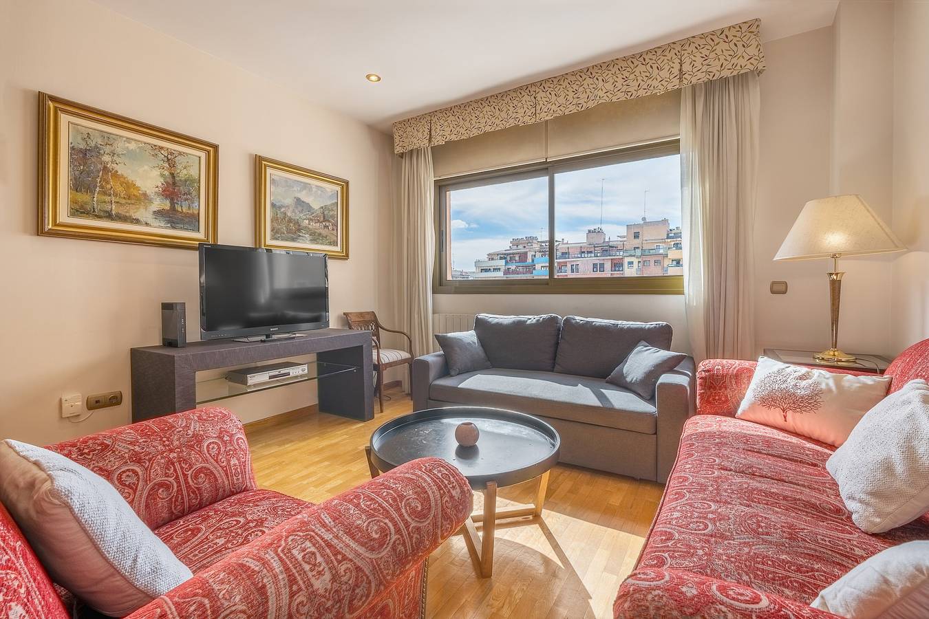 Apartamento entero, Apartamento 'Céntrico, Espacioso con Parking' con Wi-Fi y Aire Acondicionado in Beiro, Granada