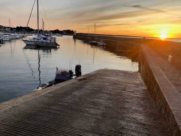Gîte pour 4 personnes, avec terrasse dans Port de Saint-Jacques