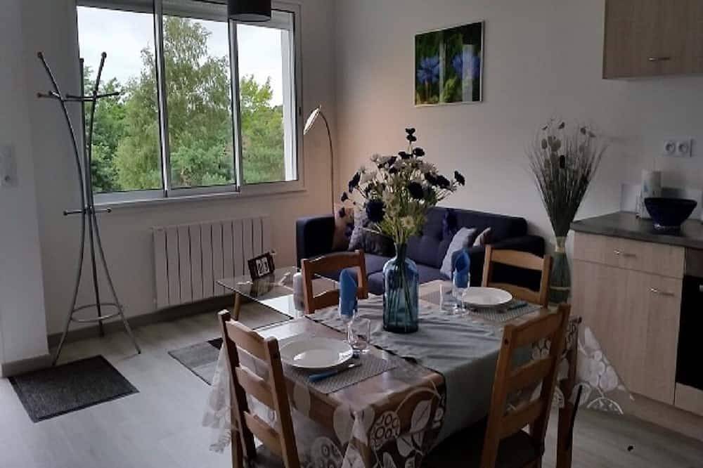 Entire apartment, Apartment located on the ground floor of a small residence with four in Jonzac, Jonzac region