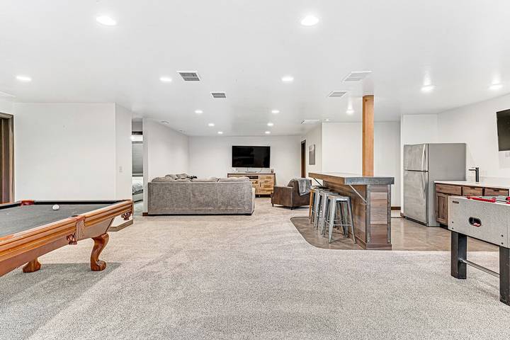 Vacation house for 20 people, with hot tub and balcony in South Dakota