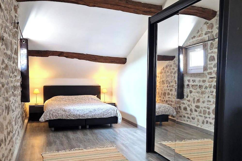 Ganze Wohnung, Charmantes Appartement 2 km vom Zentrum von Cluny in Cluny, Mâcon und Umgebung