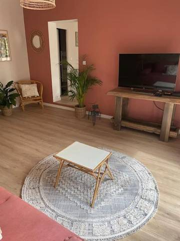 Gîte pour 4 personnes, avec jardin et jacuzzi à Blauzac