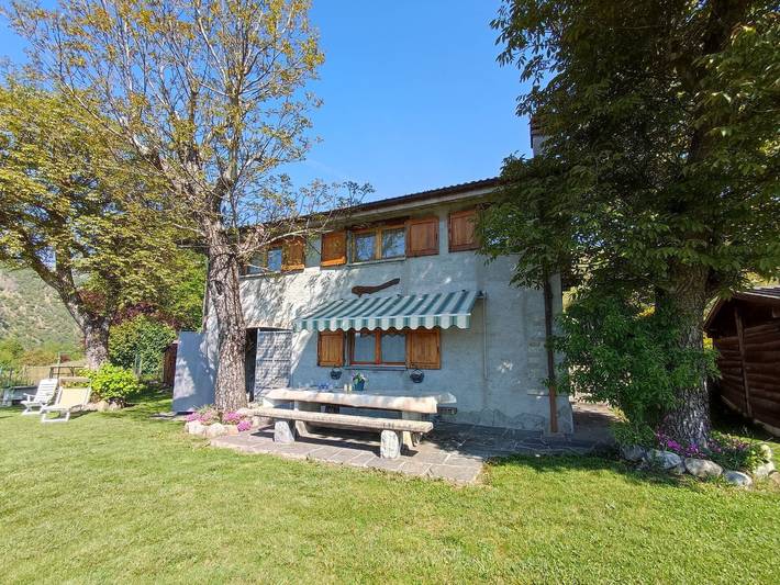 Casa vacanza per 6 persone, con giardino e vista lago, con animali domestici - 1
