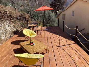 Gîte pour 4 personnes, avec terrasse et vue à Peille