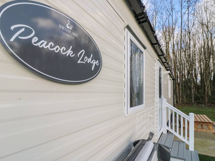 Lodge for 4 people, with hot tub - 1