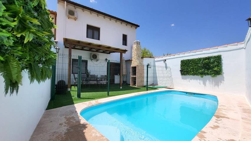 Apartamento para 9 personas, con Balcón y Terraza además de Piscina y Vistas en El Toboso