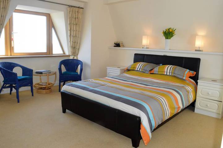 Waterside Villa, Uferlage mit 22m Balkon, 5 Bäder, 8 Personen in Tighnabruaich, Argyll & Bute