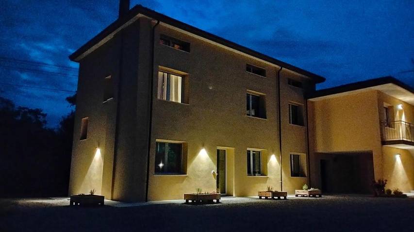 Location de vacances pour 2 personnes, avec Terrasse ainsi que Jardin et Vue à Portogruaro - 3