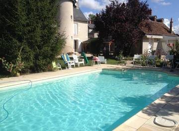 Gîte pour 3 personnes, avec piscine ainsi que terrasse et jardin dans le Loir-et-Cher
