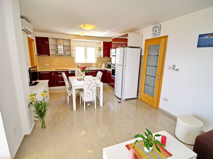 Gîte pour 5 personnes, avec balcon à Drače - 4