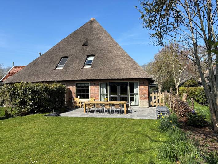 Vakantiehuis voor 9 personen, met terras en tuin in Schoorl