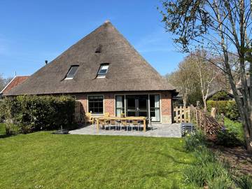 Ferienhaus für 9 Personen, mit Garten und Terrasse in Schoorl