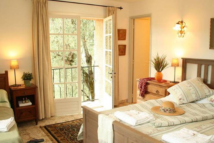 Appartement de vacances pour 5 personnes, avec Balcon ainsi que Jardin et Piscine