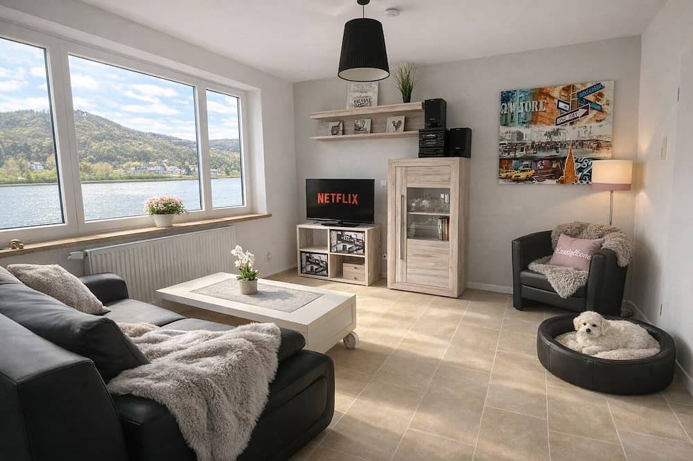 Ganze Wohnung, Ferienwohnung direkt am Rhein – Wasserblick & hundefreundlich, nahe Loreley in Sankt Goarshausen, Mittelrhein