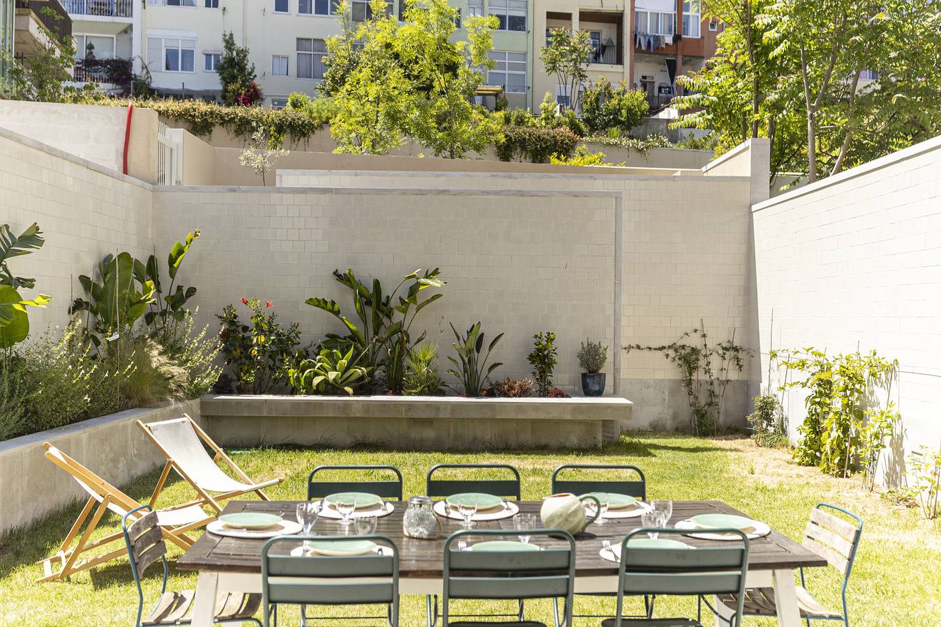 Lisbon Garden Townhouse by Cadenzalux in Graça, São Vicente (Lisboa)