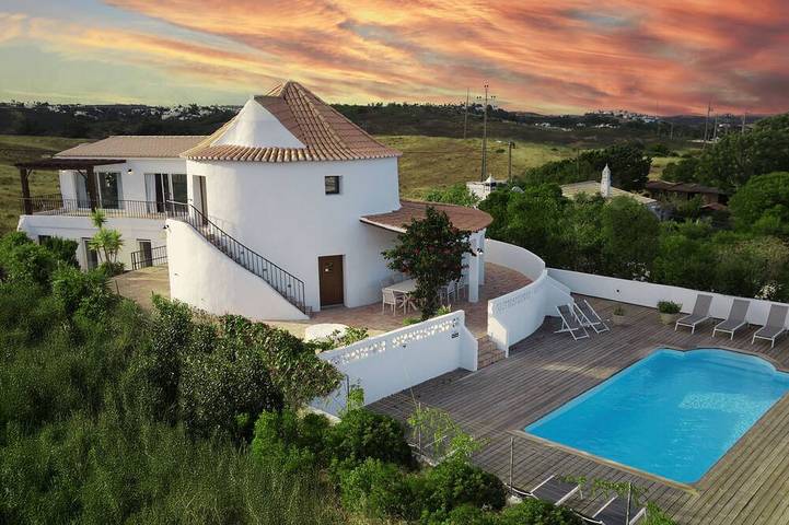 Ferienhaus für 12 Personen, mit Garten und Pool sowie Balkon - 1