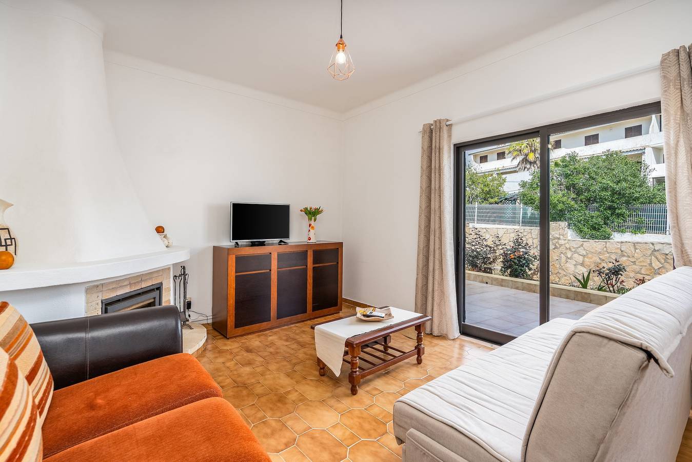 Holiday Home 'Estrela Do Mar' with Sea View, Wi-Fi and Air Conditioning in Carvoeiro, Lagoa