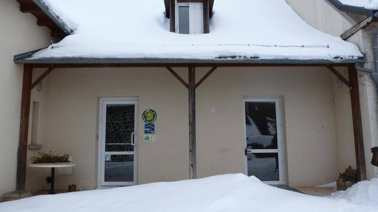 Small Twin Room in Pailherols, Région d'Aurillac