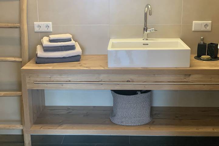 Ganze Wohnung, Bergträume mit Seeblick – Alpine Hideaway with Breathtaking Lake View in Zell am See (Stadt), Zell am See