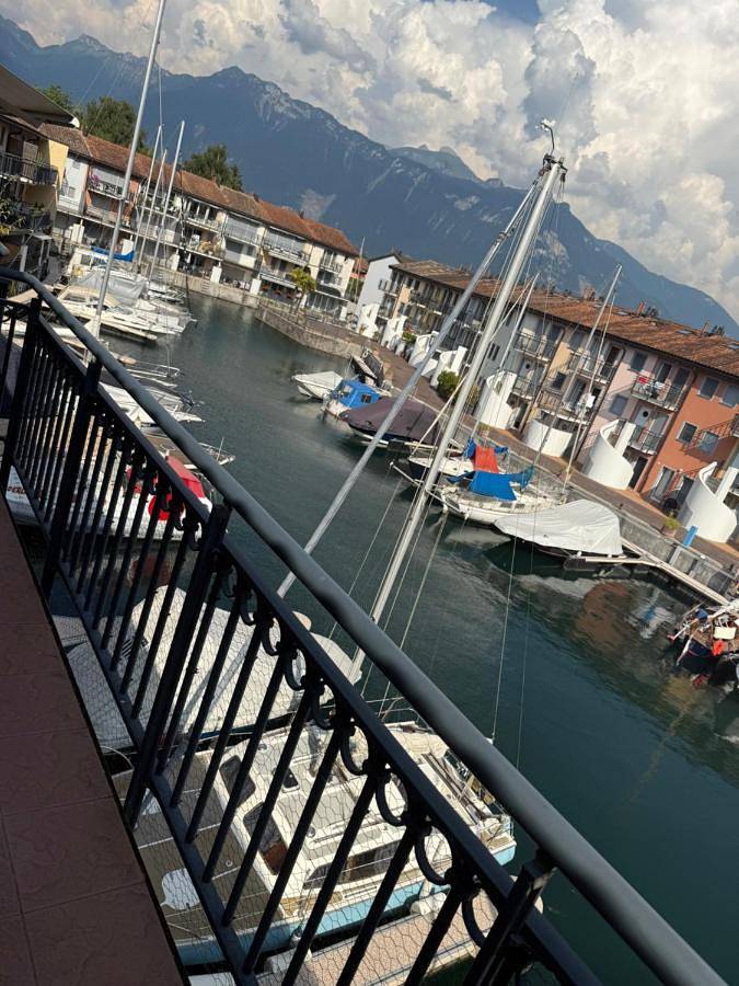 Gîte pour 4 personnes, avec vue sur le lac ainsi que vue et terrasse à Port-Valais - 3