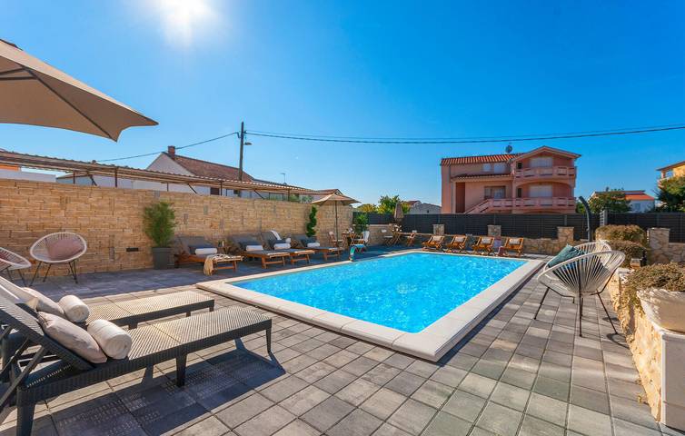 Gîte pour 4 personnes, avec terrasse à Biograd na Moru - 2