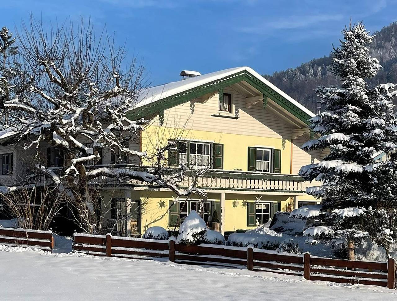Ganze Ferienwohnung, Ferienwohnung Burghartswieser inkl. Chiemgaukarte - Ferienwohnung 70qm, Balkon, Carport, Küche, 2 Schlafzimmer u. Wohnzimmer, 4 Pers in Ruhpolding, Bayerische Alpen
