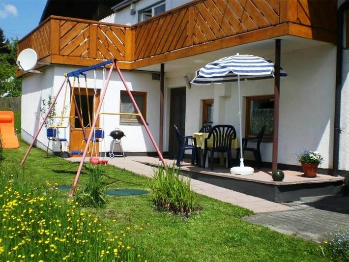 Ferienwohnung für 4 Personen, mit Terrasse und Garten, kinderfreundlich in Lechbruck am See