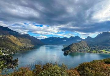 Gîte pour 2 personnes, avec terrasse et vue à Talloires