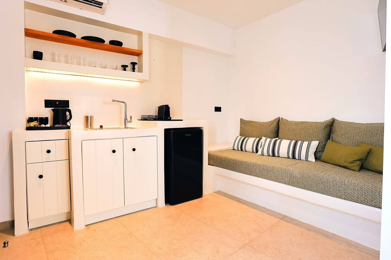 Astris Sea View Suite, Piperi Beach,  Paros in Náoussa, Paros