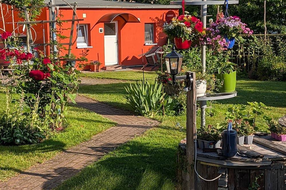 Ganze Wohnung, Fewo We 6402 Ferien u Angeln auf Rügen-ruhige Lage,Garten! - Ferienwohnung Hof in Trent, Rügen