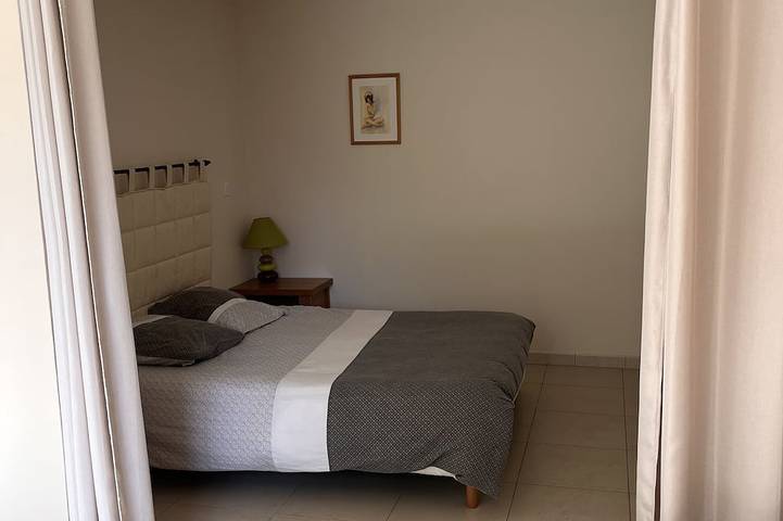 Gîte pour 4 personnes, avec terrasse à Camparan - 2