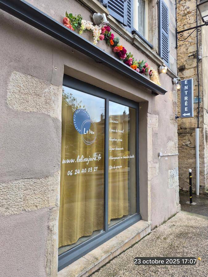 Location de vacances pour 2 personnes, avec terrasse et vue, adapté aux familles à Saint-Amour - 2