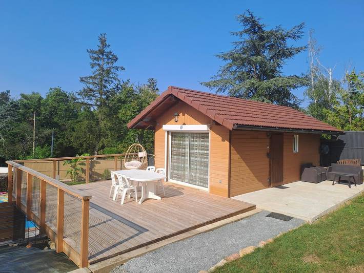 Gîte pour 3 personnes, avec piscine et jardin