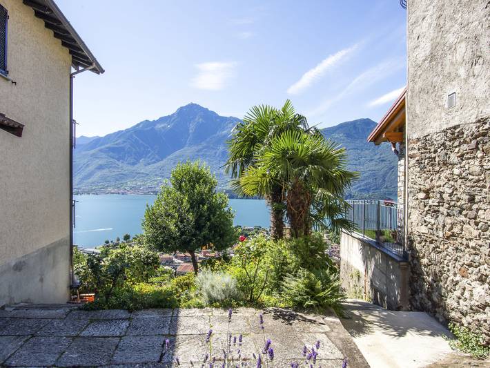 Ferienwohnung für 5 Personen, mit Garten und Seeblick sowie Terrasse in Domaso - 2