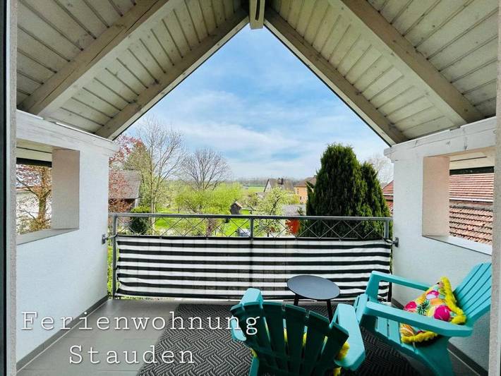 Ferienwohnung für 5 Personen, mit Balkon und Terrasse sowie Ausblick in Mittelneufnach