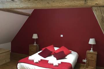 Location de vacances pour 6 personnes, avec terrasse et jardin à Saint-Fargeau