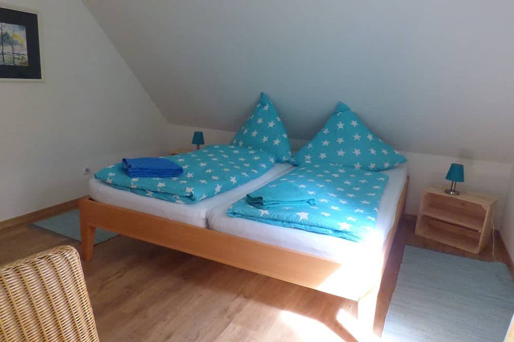 Ganze Wohnung, Grosszügige, neu renovierte Ferienwohnung mit tollem Ausblick und großem Balkon in Wassenberg, Niederrhein