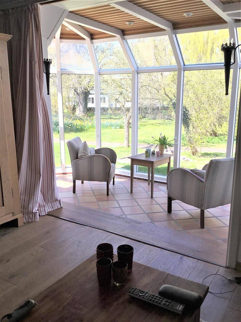 Ganze Wohnung, Romantik pur: Atelierhaus mit Kamin, Wintergarten & Traumlage, 2 Schlafzimmer in Hohwacht, Hohwachter Bucht