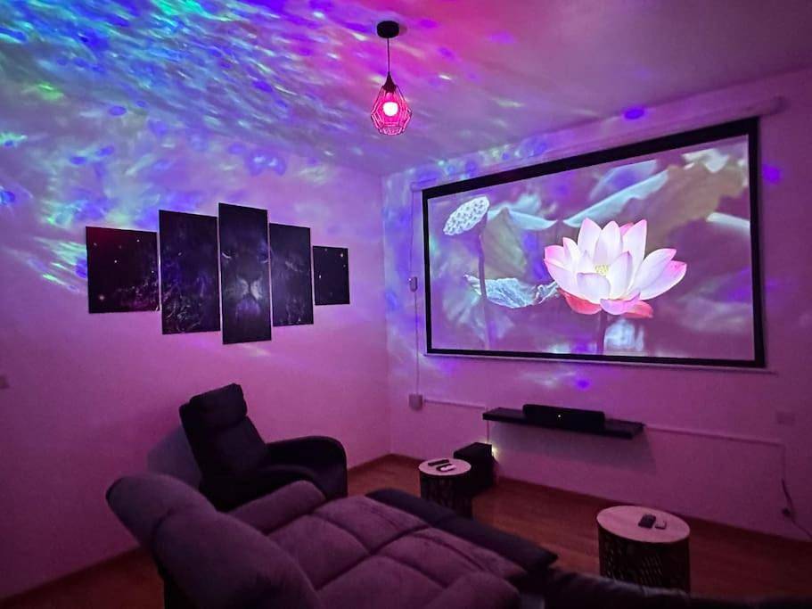 Villa jacuzzi, salle de cinéma in Lacroix-Falgarde, Toulouse et ses environs