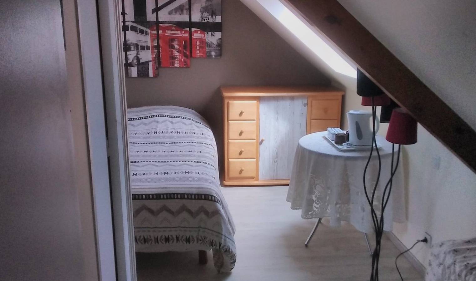 Chambre à louer 2 personnes - sdb/Wc et petit déjeuner - Chambre in Saint-Lô, Région de Saint-Lô