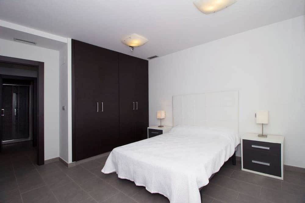 Apartamento entero, Apartamento moderno en planta baja con terraza de 80m² + parking en la playa de La Mata in Torrevieja, Costa Blanca