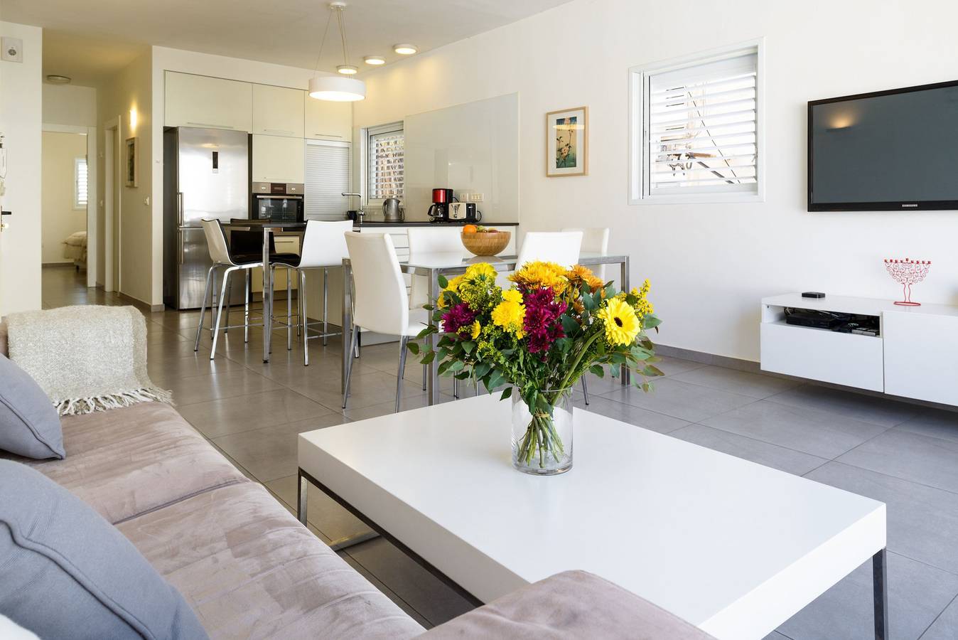 Entire apartment, Miklat Full Comfort 1Br near Frishman Beach by Feelhome in Tel Aviv, Tel Aviv District