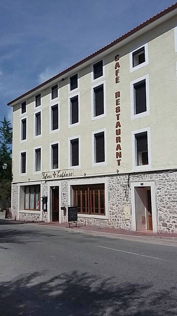 Hôtel pour 2 personnes, avec Terrasse ainsi que Piscine et Vue