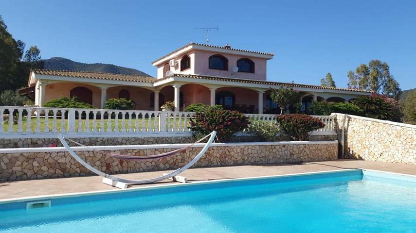 Villa per 2 persone, con panorama e giardino nonché piscina in Sud della Sardegna