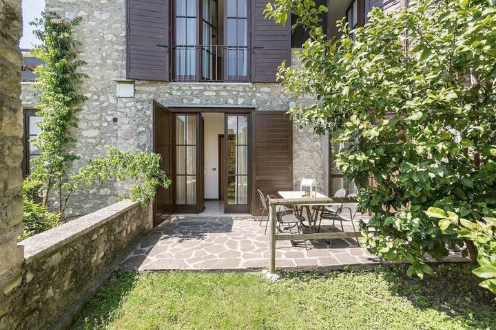 Gîte pour 2 personnes, avec piscine et vue sur le lac ainsi que terrasse et jardin à Gargnano - 4