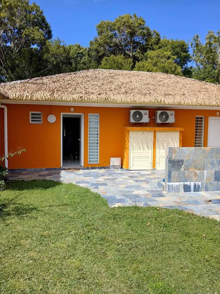 Location de vacances pour 4 personnes, avec jardin ainsi que terrasse et piscine dans Marie-Galante - 2