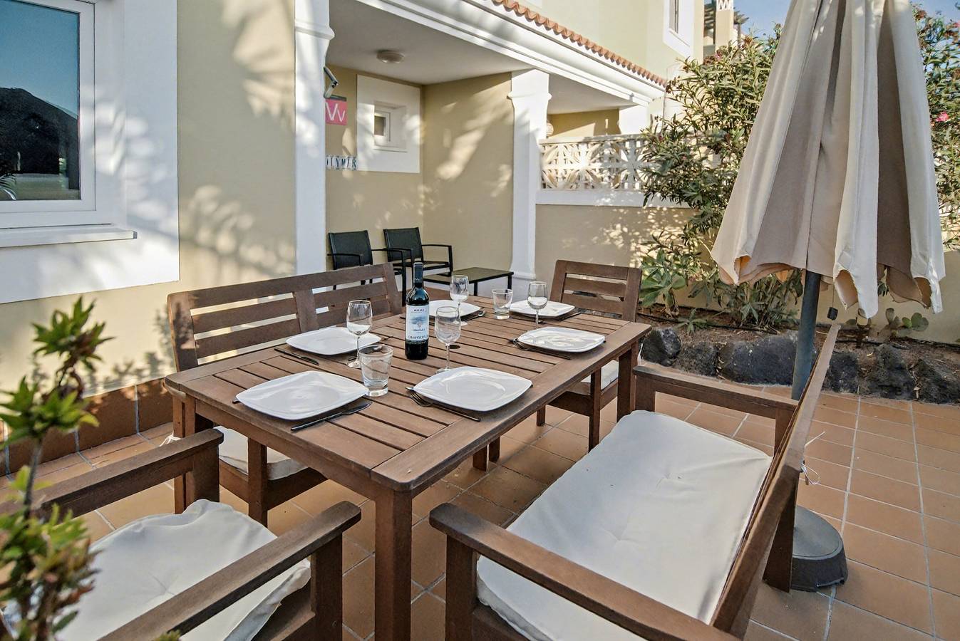 Luxury Holiday Villa 'Villa Solymar' with Sea View, Private Heated Pool & Wi-Fi in Geafond, La Oliva